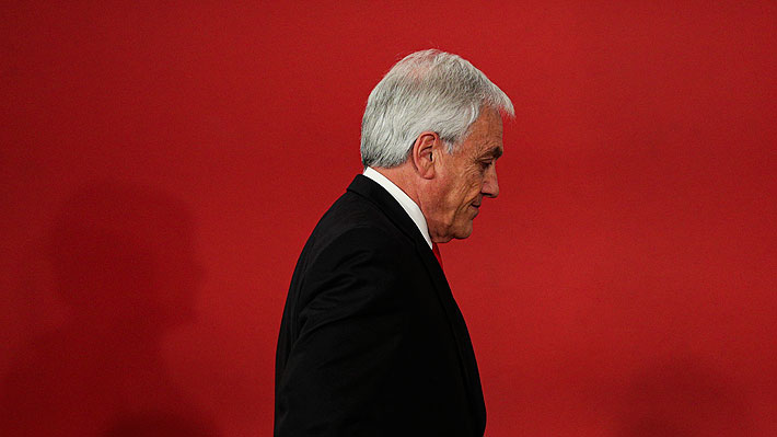 Cadem: Aprobación de Piñera cae un punto y cambio de gabinete registra un 64% de evaluación negativa