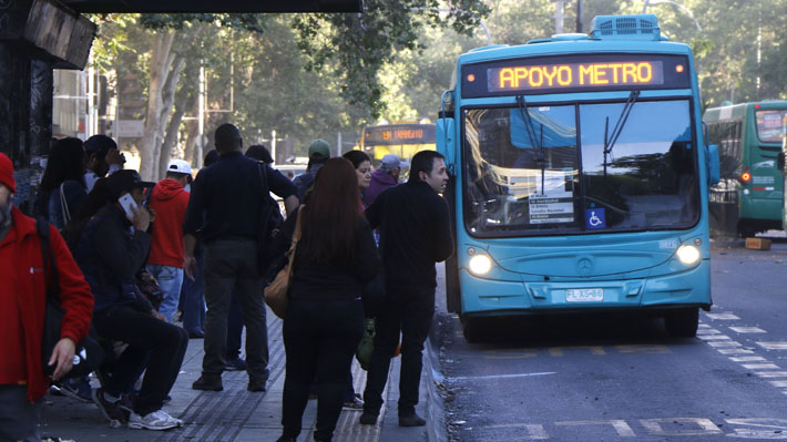 Metro abrió nuevamente a las 06:00 horas este jueves y continuará reforzamiento de flota