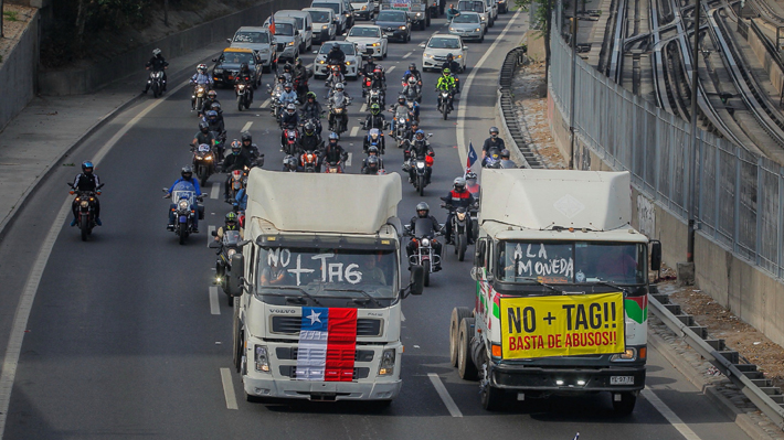 Camioneros Se Manifiestan En Ruta 68 En Dirección A Santiago