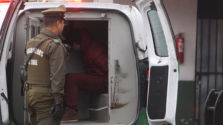 Unidades especializadas de Carabineros han detenido a 759 personas por delitos "graves" en medio de crisis