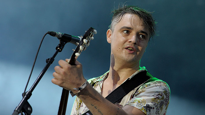 Cantante Pete Doherty fue detenido en París cuando compraba estupefacientes