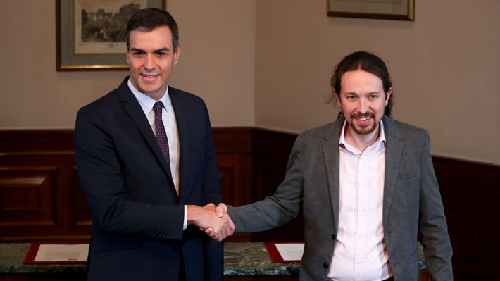 Pedro Sánchez llega a acuerdo con líder de Podemos para formar un gobierno de coalición en España