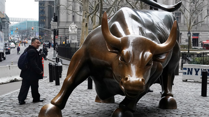 Municipalidad de Nueva York intenta reubicar el toro de Wall Street, pero desiste tras polémica generada por el anuncio
