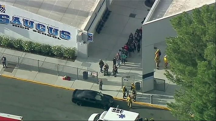 Al menos seis heridos deja tiroteo en escuela del estado de California