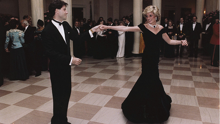 Icónico vestido que la princesa Diana usó en visita a la Casa Blanca en 1985 será subastado por tercera vez