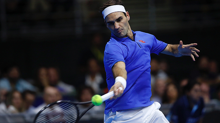 Con un gran ambiente, Federer vence a Zverev en el marco de una inédita exhibición en Santiago