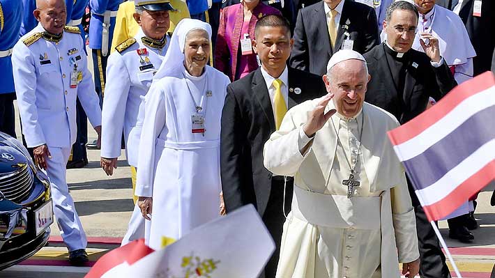 Papa Francisco llega a Tailandia a 35 años desde la última visita de un Pontífice al país asiático