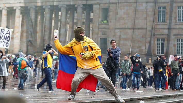 Paro Nacional en Colombia culmina con incidentes en la Plaza de Bolívar tras ataque al Capitolio