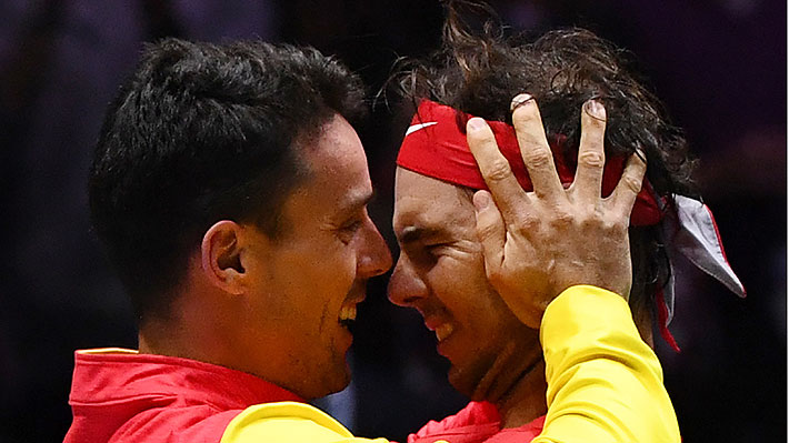 Nadal llora ante palabras de su compañero tras conquistar la Copa Davis