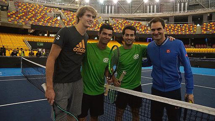 La bitácora del aficionado chileno que jugó y "le ganó" a Federer en Santiago: "Me sentí estrella por un rato"
