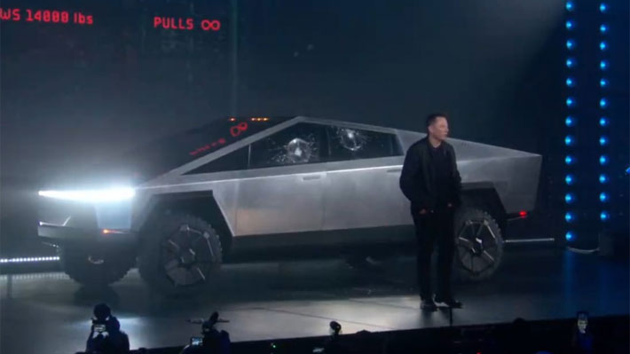 Elon Musk explica por qué los vidrios blindados de la Cybertruck se trizaron en la presentación