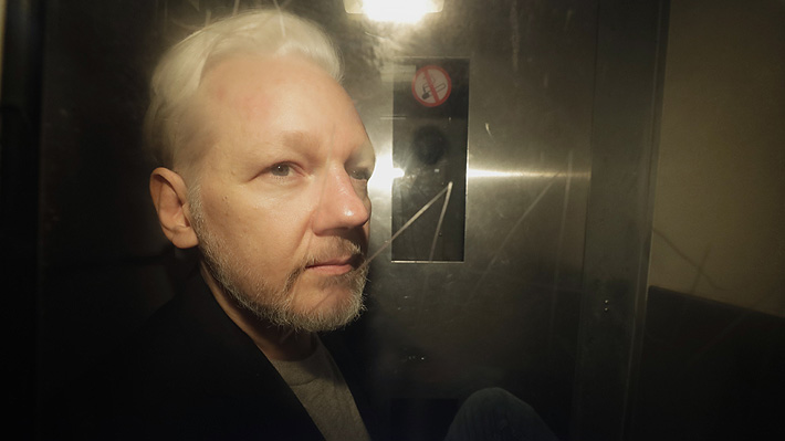 Más de 60 médicos advierten sobre estado de salud de Julian Assange en prisión