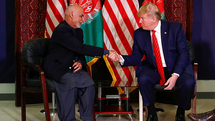 Presidente Ghani destaca la necesidad de alto el fuego talibán tras reunirse con Trump