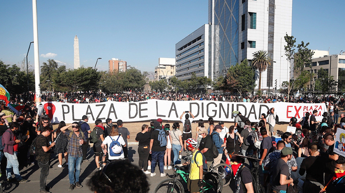 Ministro Monckeberg y denominación de la Plaza Baquedano: "El nombre tiene que marcar mucho la historia del lugar"