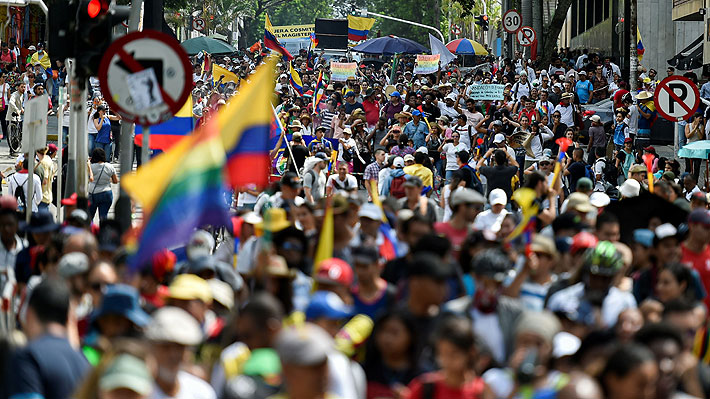 Tercera jornada de "paro nacional" convoca a miles de personas en las calles de Colombia en protesta contra el Gobierno