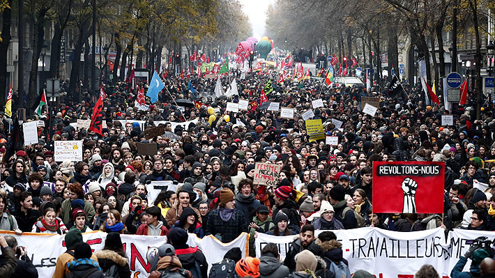 Manifestaciones contra la reforma de Macron reúnen a más de 800 mil personas en Francia