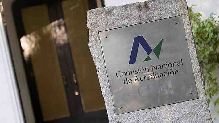 UMCE recibe 3 años de acreditación y se abre posibilidad de que deba tener una universidad tutora