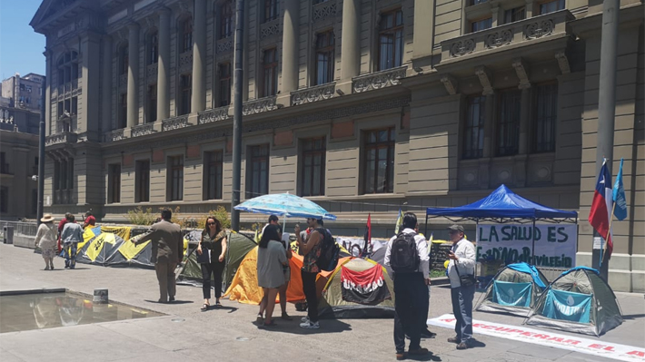 Mesa de Unidad Social inicia nueva protesta e instala campamento frente al Palacio de Tribunales