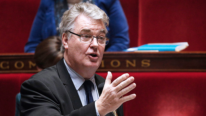 Francia: Ministro encargado de la polémica reforma previsional renuncia por presunto conflicto de intereses