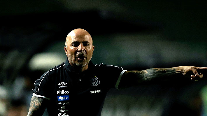 Jorge Sampaoli recibió un premio por sus "valores internacionales y enseñanzas humanas" en el Santos