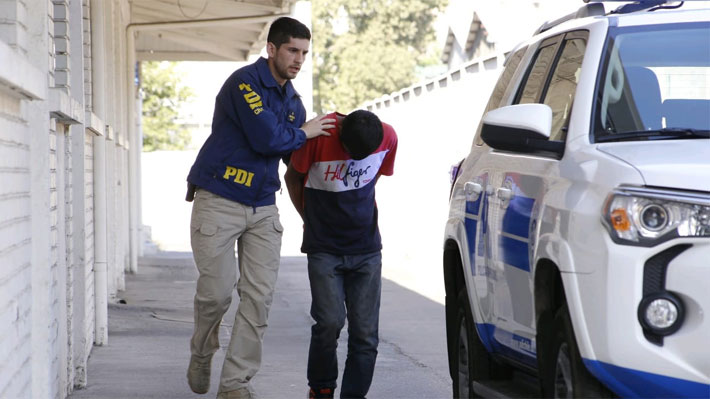 PDI y crimen en San Bernardo: Joven fue obligada a entrar a casa abandonada y culpable envió mensaje a familia