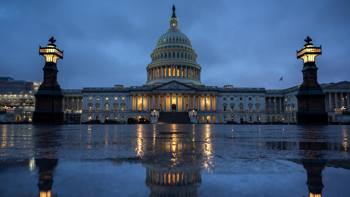 Día crucial en EE.UU.: Cámara de Representantes prevé votar hoy si somete a Trump a un "impeachment"