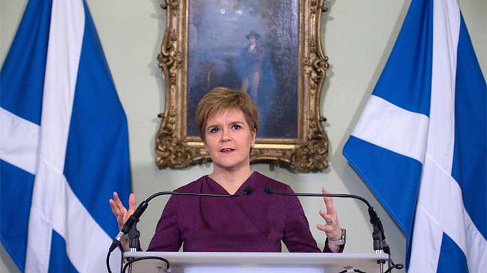 Líder de Escocia solicita a Boris Johnson un nuevo referéndum independentista para su país