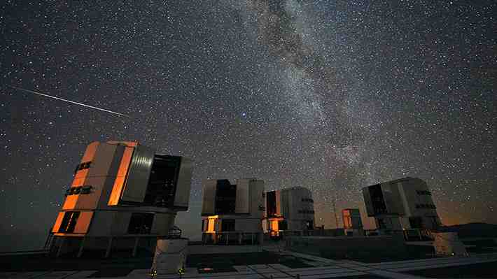 Telescopio ubicado en Chile permite observar el "alimento" de los agujeros negros durante el Amanecer Cósmico