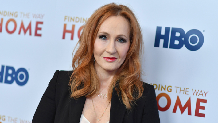 J.K. Rowling indigna a miles de fanáticos de "Harry Potter" tras apoyar a una mujer que criticó el cambio legal de sexo