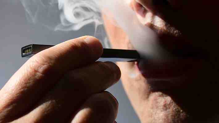 Senado de EE.UU. aprueba aumento de edad mínima para comprar tabaco, cigarrillos electrónicos y vapeadores