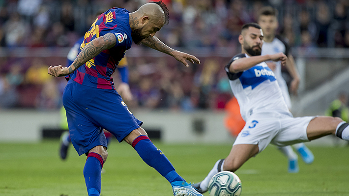 Vidal jugó todo el partido, anotó un golazo y fue clave en la goleada del Barcelona sobre el Alavés