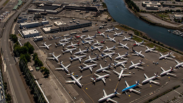 Gigante aeronáutica Boeing despide a su CEO en medio de crisis tras accidentes del 737 MAX