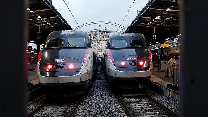 Huelga ferroviaria se mantiene en Francia y amenaza con extenderse más allá de fin de año