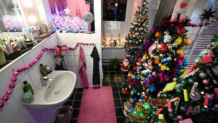 Fotos: Alemán sorprende por su extravagante casa decorada con más de 350  árboles navideños 