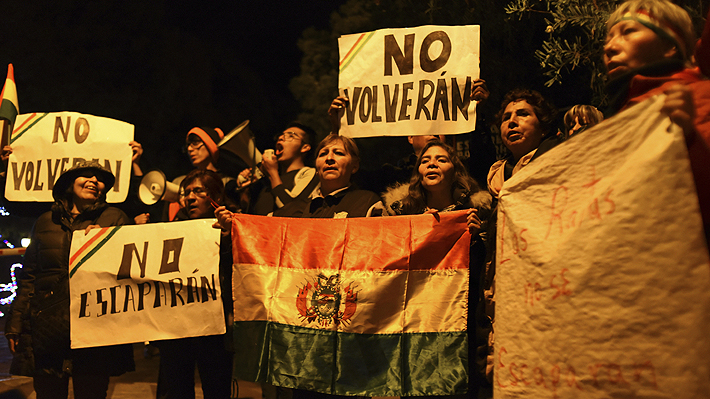 España responde a Bolivia y niega haber intentado "facilitar la salida de personas" desde la embajada de México