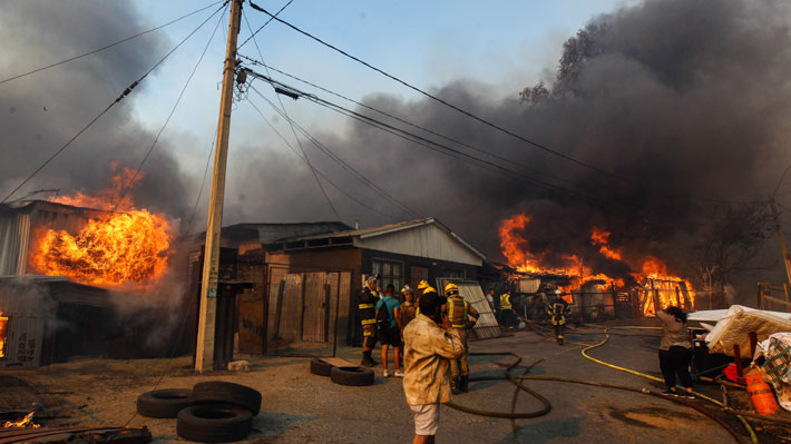 Onemi informa cancelación de alerta roja por incendio forestal en Valparaíso