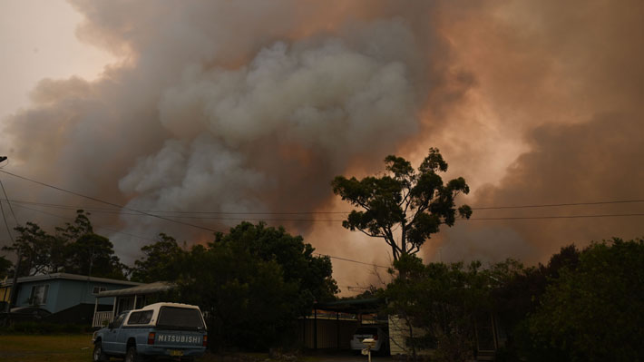 Fuerzas Armadas colaboran en tareas de evacuación y asistencia de afectados por incendios en Australia