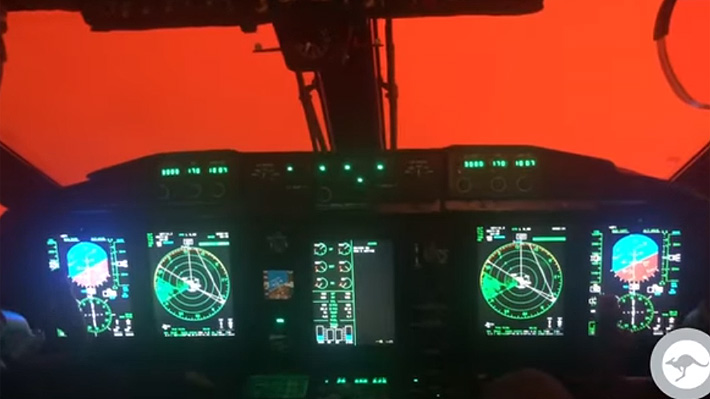 Video: Fuerza Aérea australiana comparte impactante registro desde una aeronave militar en medio de los incendios forestales