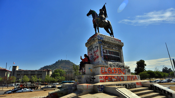 La historia detrás de la estatua del General Baquedano y de su autor, el destacado artista Virginio Arias