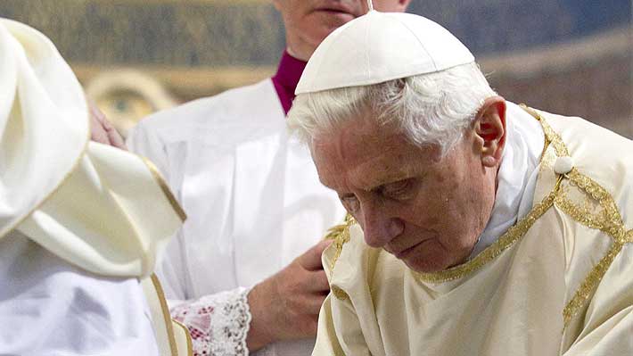Polémica en el Vaticano: Benedicto XVI no habría autorizado publicar libro en el que defiende el celibato