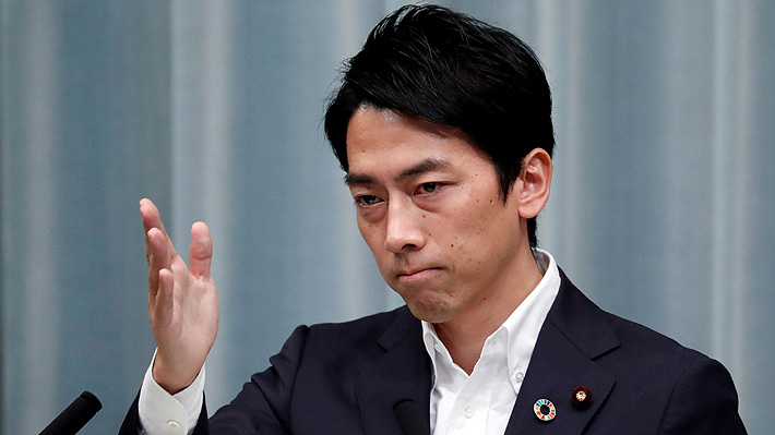 Por primera vez un ministro japonés tomará permiso de paternidad: "La atmósfera tiene que cambiar"