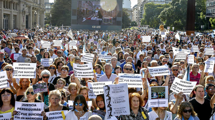 Fuertes críticas al kirchnerismo en el homenaje por la muerte del fiscal Nisman en Argentina