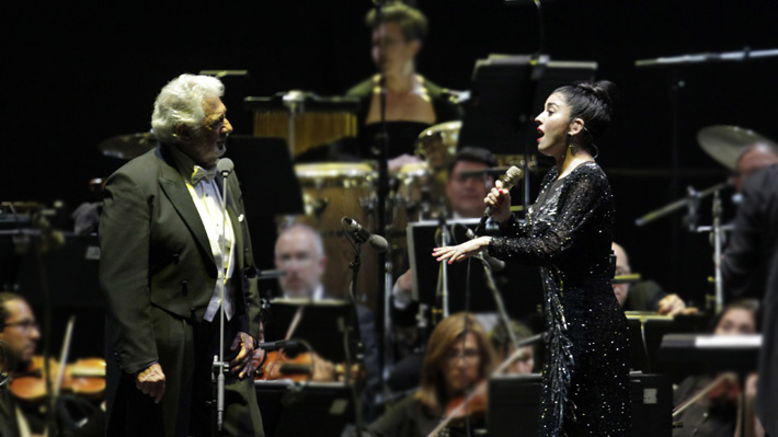Mon Laferte asegura que no volvería a cantar con Plácido Domingo tras acusaciones de acoso sexual