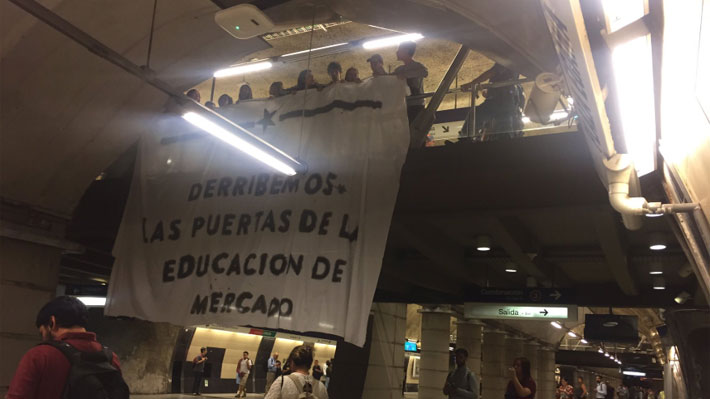 Tercera PSU: Se registran protestas en al menos dos sedes de rendición y en varias estaciones del Metro