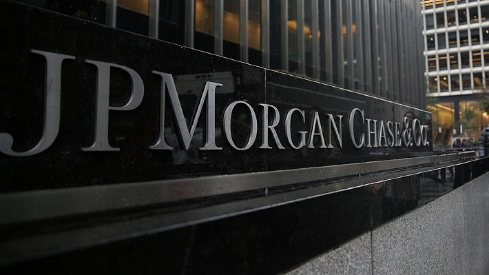 JPMorgan: Discusión "ordenada" sobre la Constitución es "necesaria" para recuperación de la economía chilena