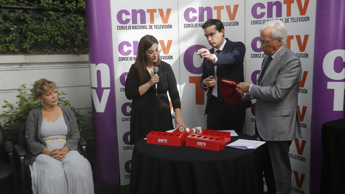 CNTV sortea orden de la franja para el Plebiscito y llama a participantes a tener "consideración" y "responsabilidad"