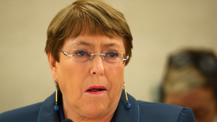 Bachelet recalca la necesidad de que se fijen responsabilidades por violaciones a DD.HH. en Chile y Ecuador