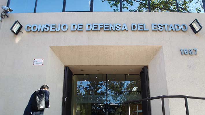 Fraude en Carabineros: CDE se querella contra tres ex generales directores y la ex ministra Blanco