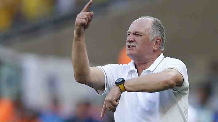 Representante de Scolari descarta su llegada a Colo Colo y el "Cacique" pierde a su principal candidato para la banca
