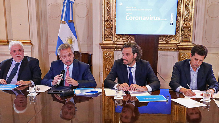 Argentina anuncia que quienes rompan la cuarentena serán denunciados por "delitos contra la salud pública"